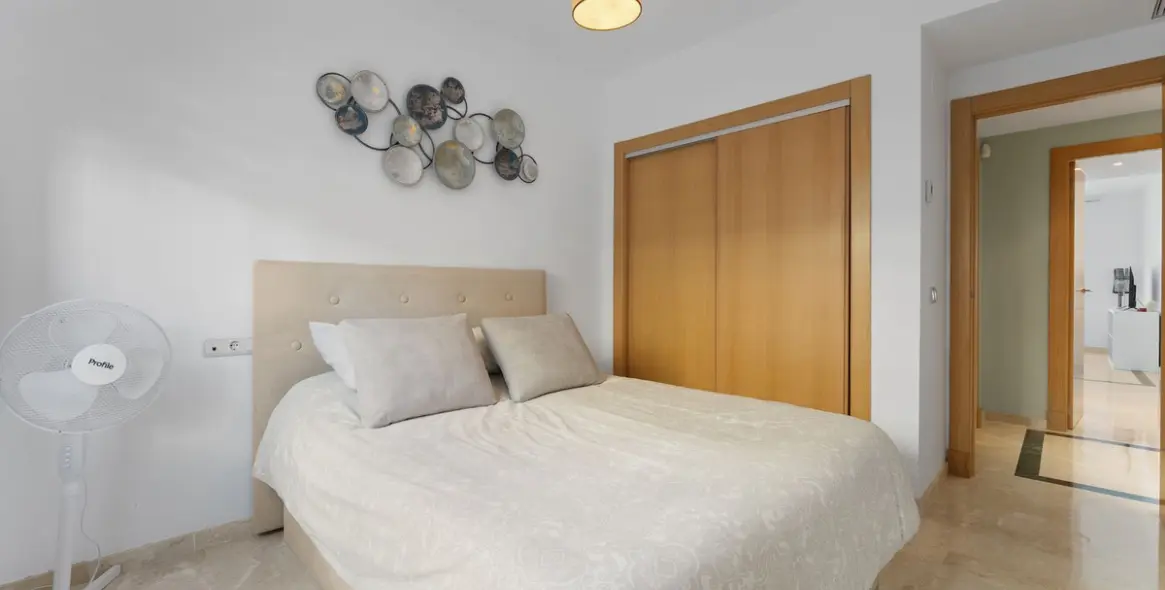 Sale of ground floor apartment in Casares 21