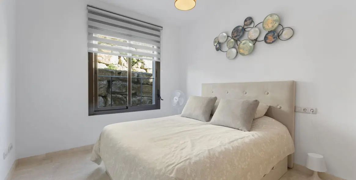 Sale of ground floor apartment in Casares 22