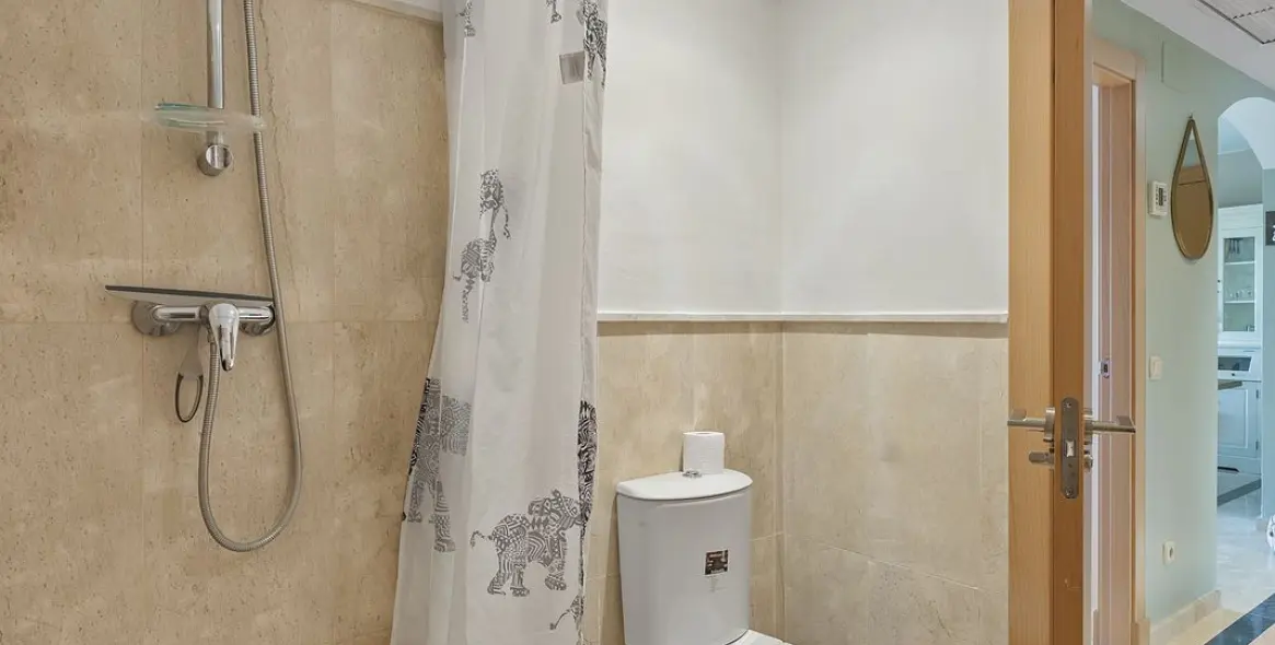 Sale of ground floor apartment in Casares 25