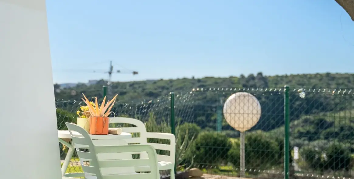 Sale of ground floor apartment in Casares 26