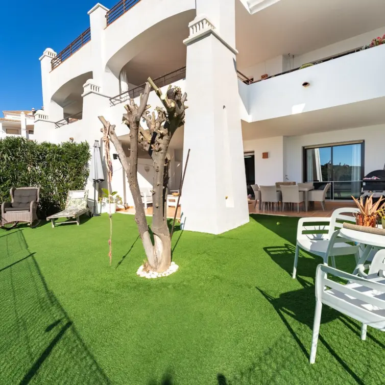 Продажа апартаментов на первом этаже в Casares