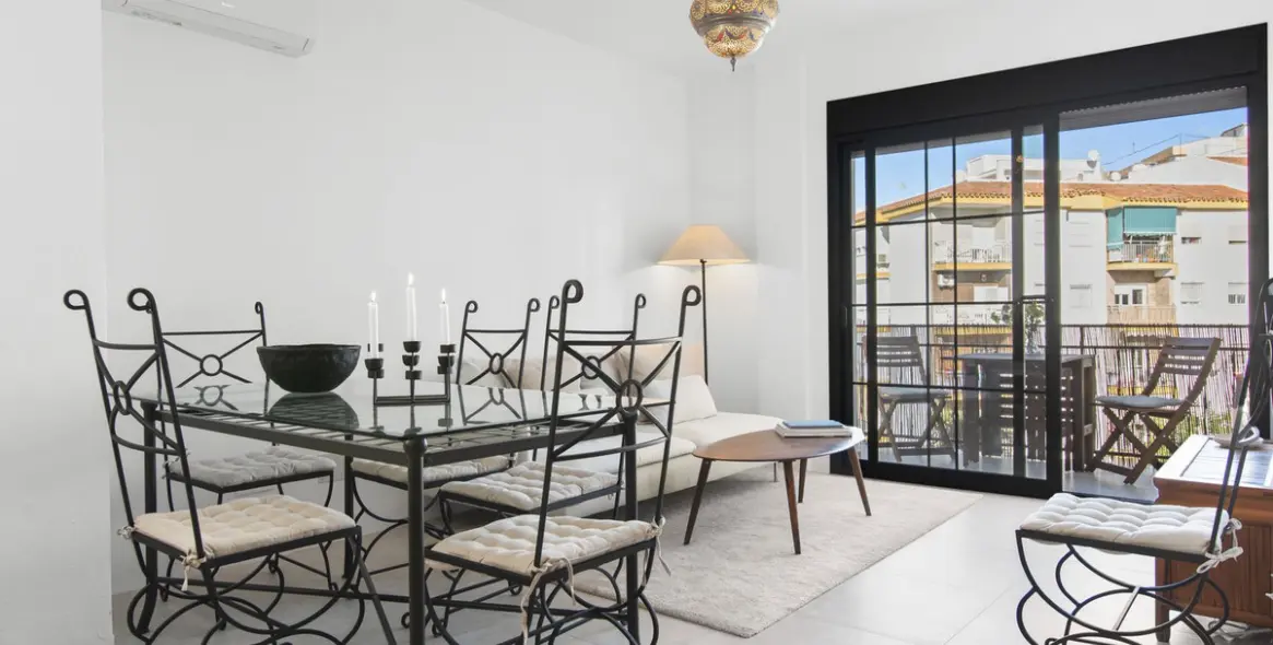 Продажа апартаментов на среднем этаже в Estepona 1