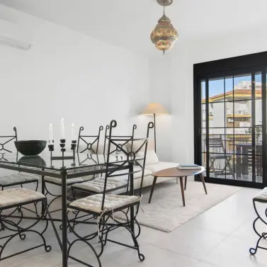 Продажа апартаментов на среднем этаже в Estepona