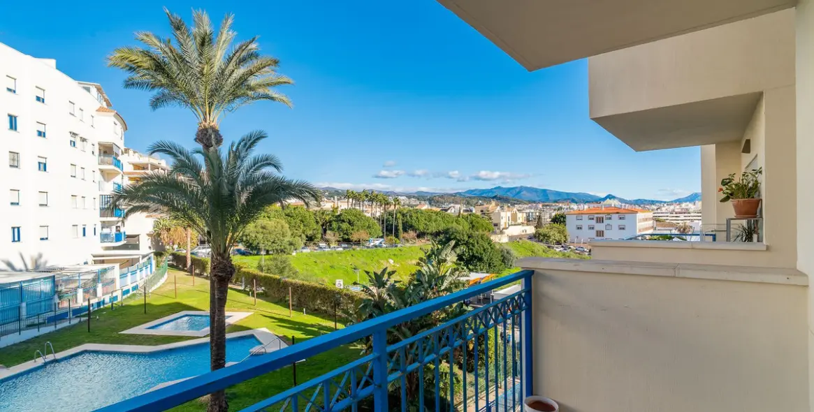 Продажа апартаментов на среднем этаже в Estepona 2