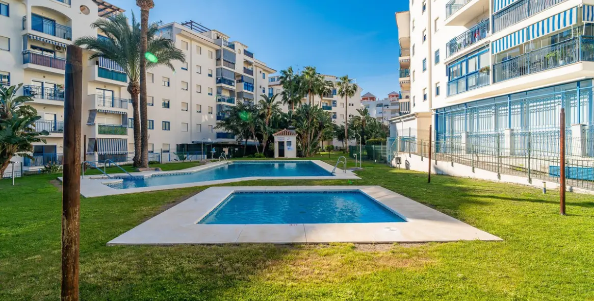 Продажа апартаментов на среднем этаже в Estepona 3