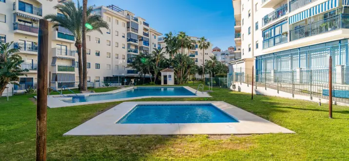 Продажа апартаментов на среднем этаже в Estepona 2