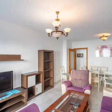 Sale of middle floor apartment in Estepona