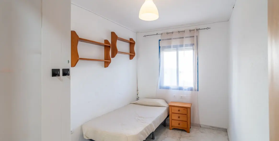 Продажа апартаментов на среднем этаже в Estepona 13