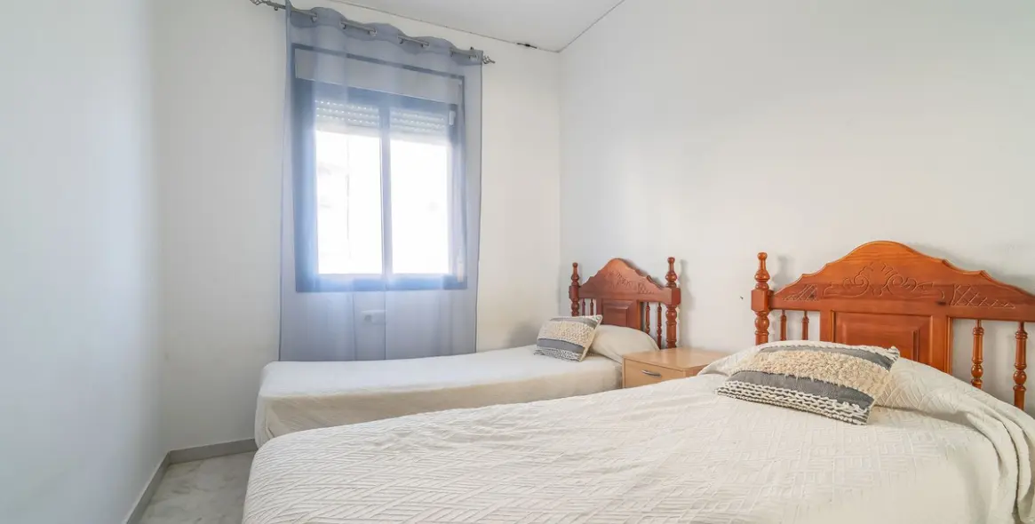 Продажа апартаментов на среднем этаже в Estepona 17