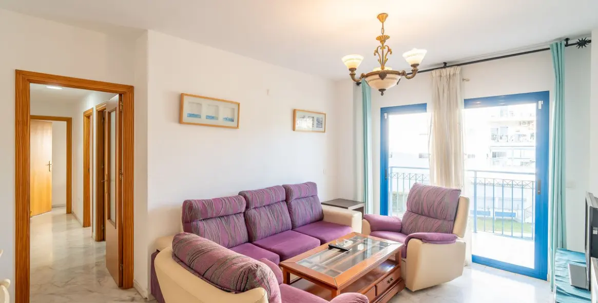 Sale of middle floor apartment in Estepona 24