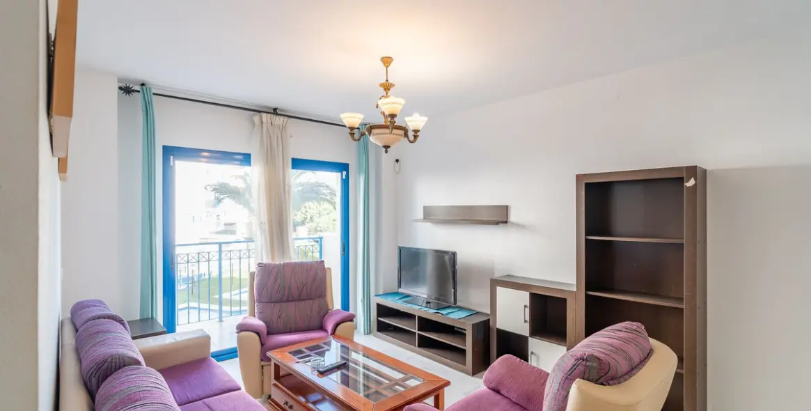 Sale of middle floor apartment in Estepona 25