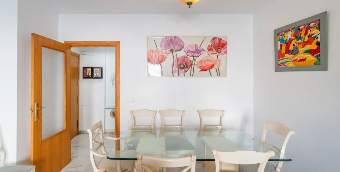 Sale of middle floor apartment in Estepona 33