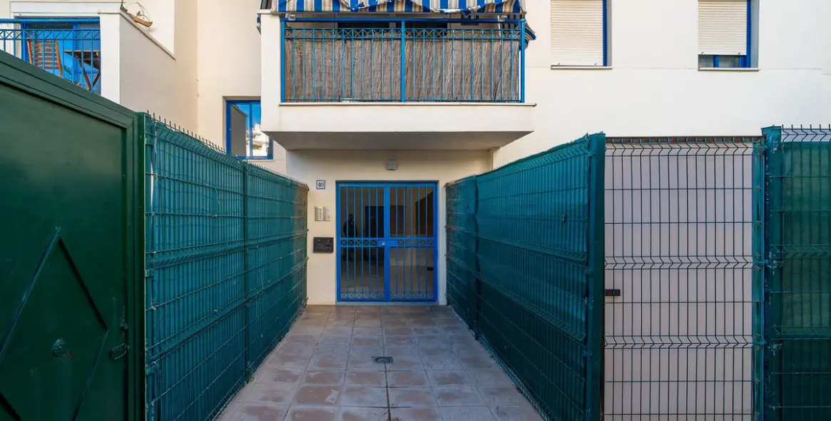 Sale of middle floor apartment in Estepona 52