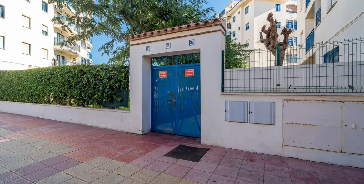 Sale of middle floor apartment in Estepona 70