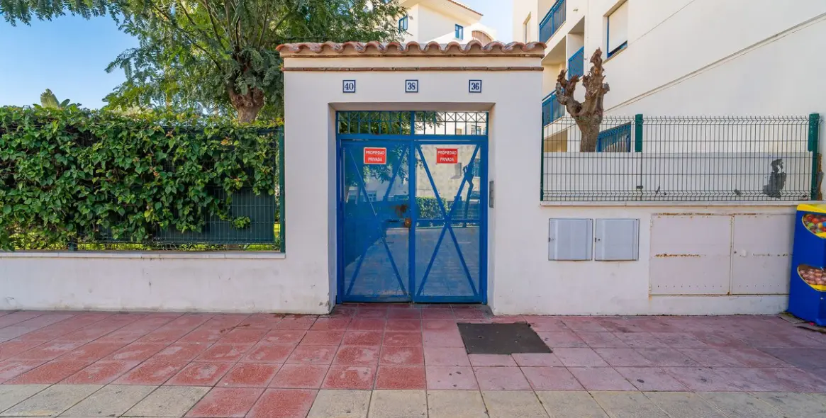 Sale of middle floor apartment in Estepona 71