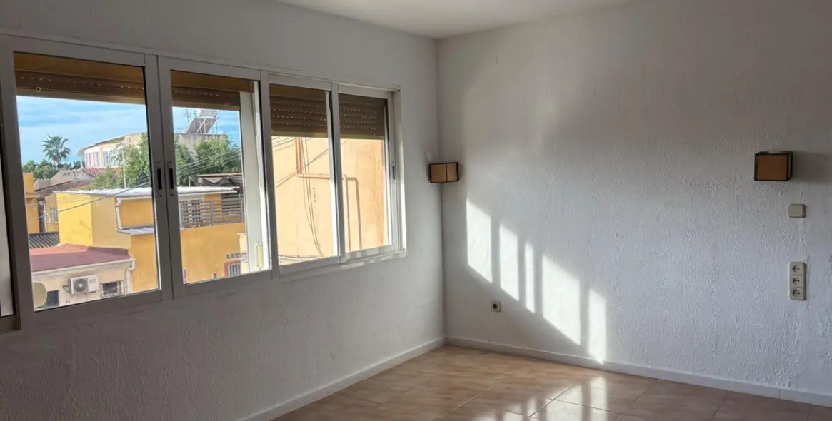 Продажа двухуровневых апартаментов в El Palo 3