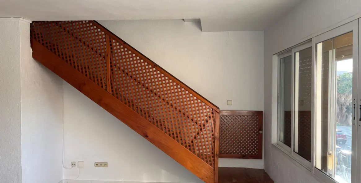 Продажа двухуровневых апартаментов в El Palo 5