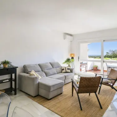 Продажа апартаментов на первом этаже в Los Arqueros