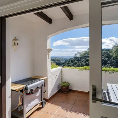 Продажа апартаментов на первом этаже в Los Arqueros