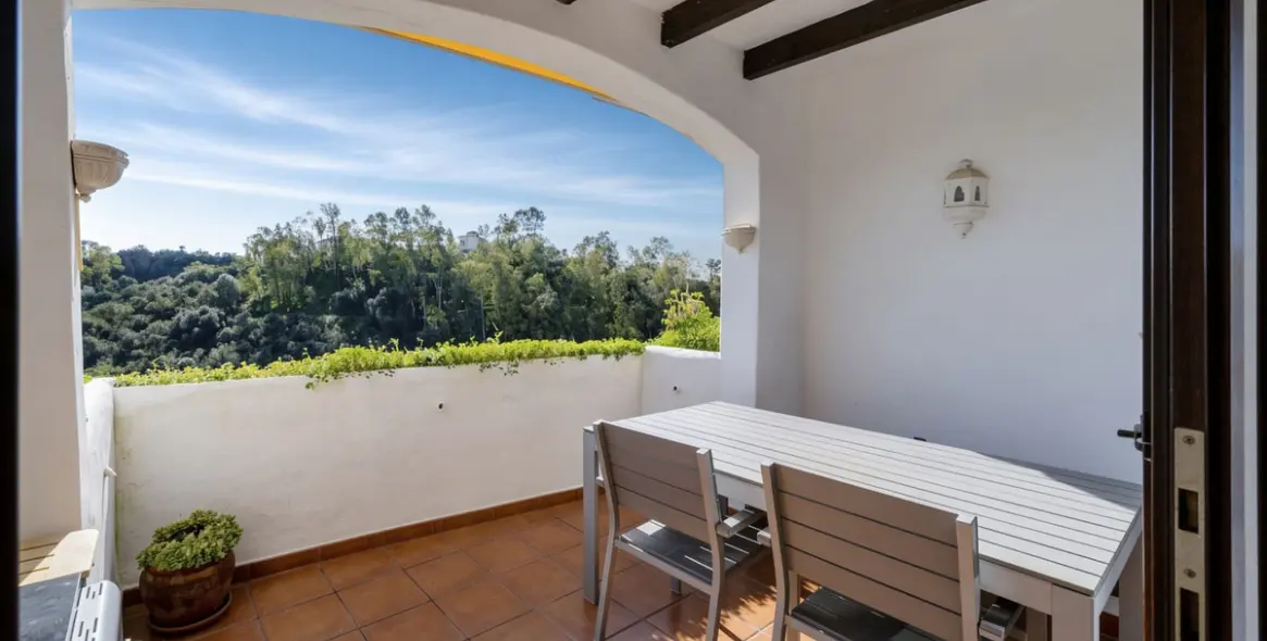 Продажа апартаментов на первом этаже в Los Arqueros 6