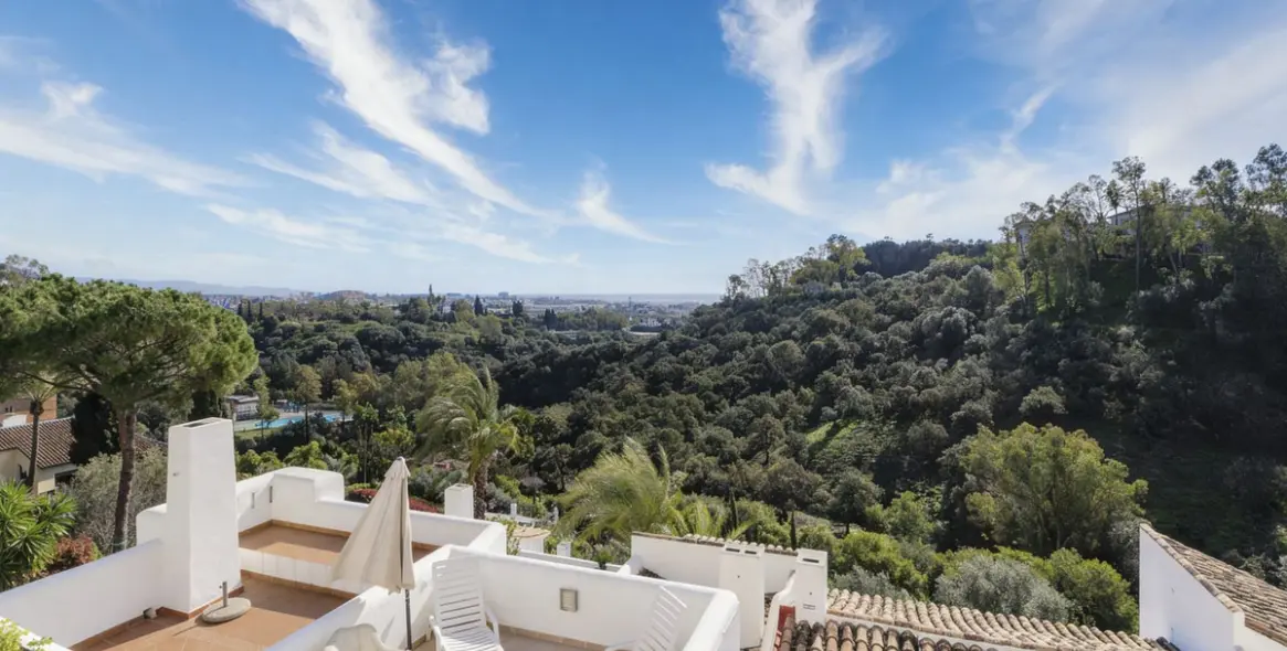 Продажа апартаментов на первом этаже в Los Arqueros 8