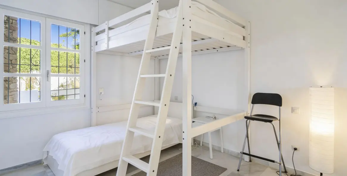 Продажа апартаментов на первом этаже в Los Arqueros 25