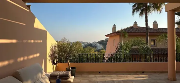 Продажа апартаментов на первом этаже в Nueva Andalucía 1