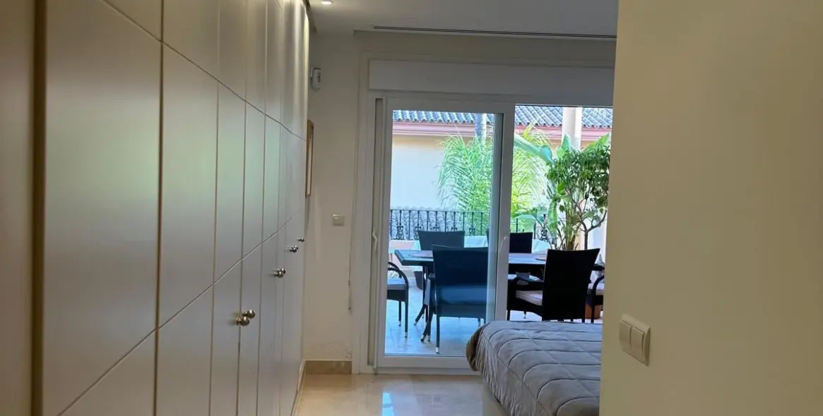 Продажа апартаментов на первом этаже в Nueva Andalucía 7