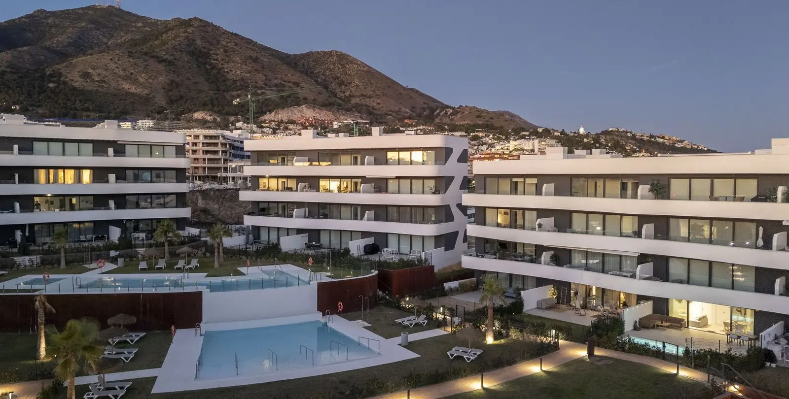 Venta de apartamento en planta baja en Higueron 23