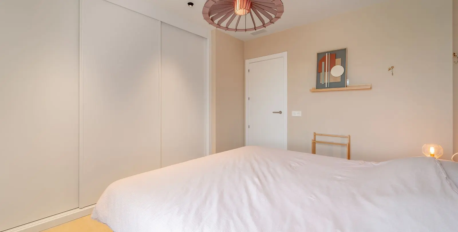 Venta de apartamento en planta baja en Higueron 27