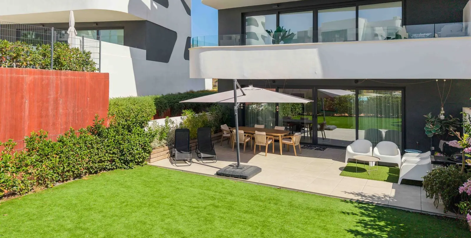 Sale of ground floor apartment in Higueron 2