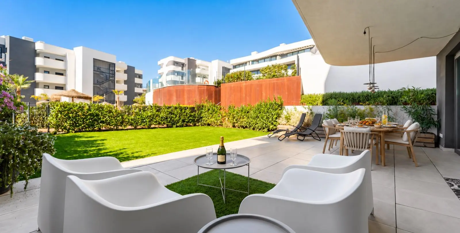 Sale of ground floor apartment in Higueron 20