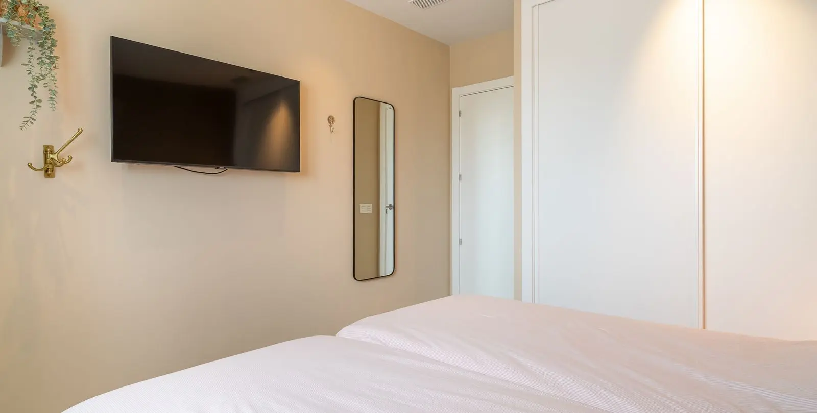 Sale of ground floor apartment in Higueron 25