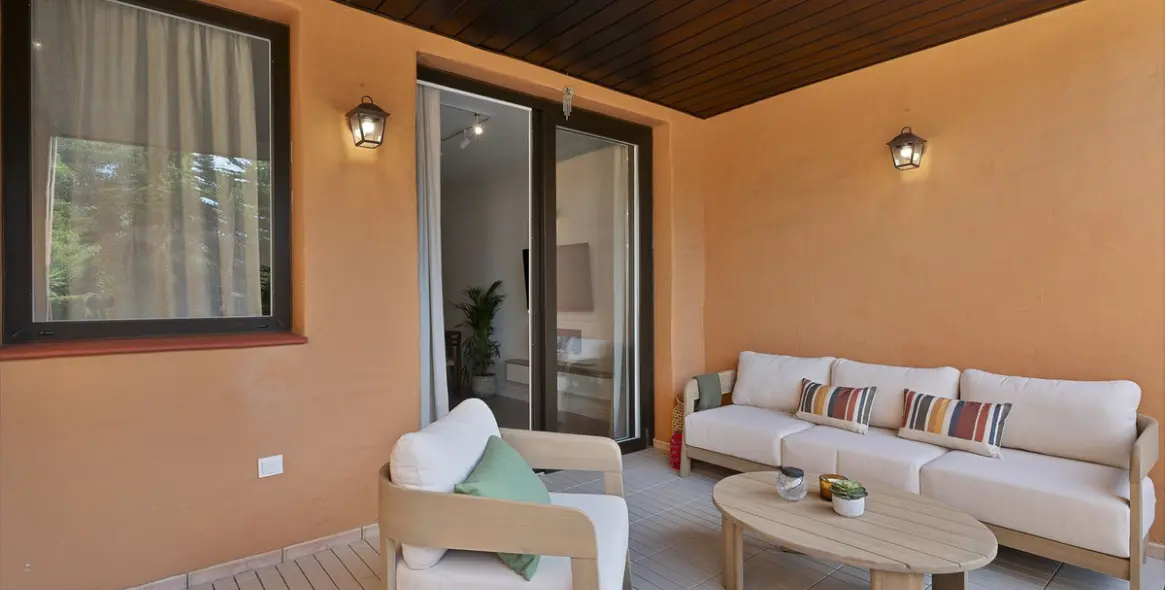 Sale of middle floor apartment in El Paraiso 24