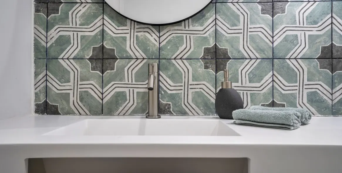 Sale of middle floor apartment in El Paraiso 28