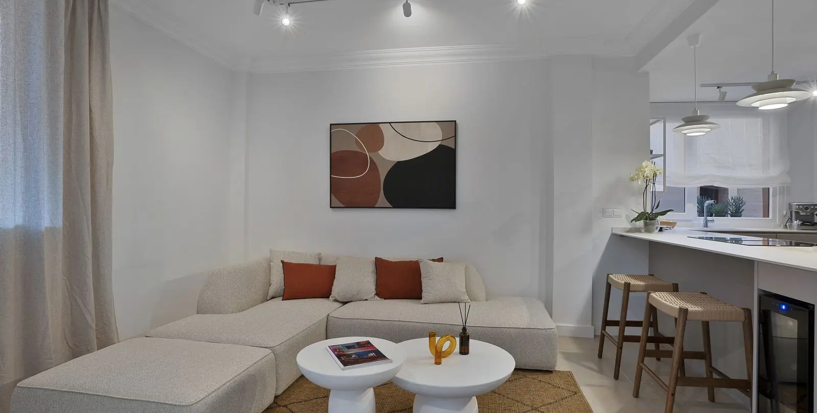 Venta de apartamento en planta media en El Paraiso 1
