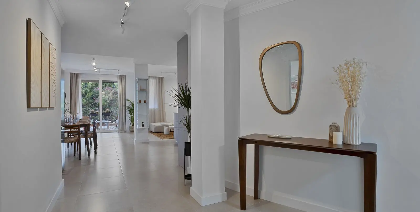 Venta de apartamento en planta media en El Paraiso 15