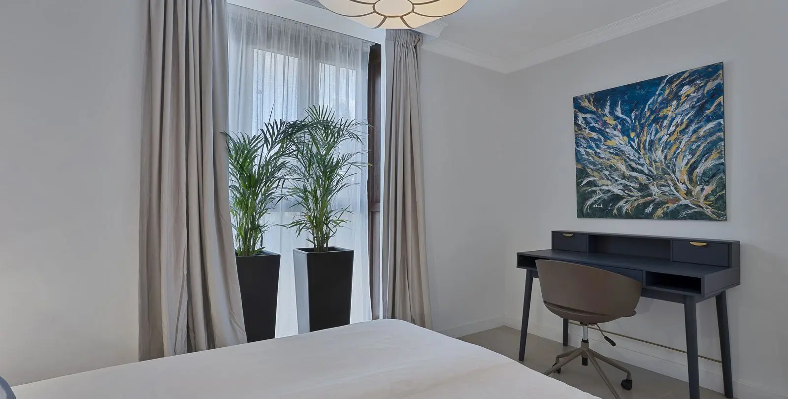 Venta de apartamento en planta media en El Paraiso 19