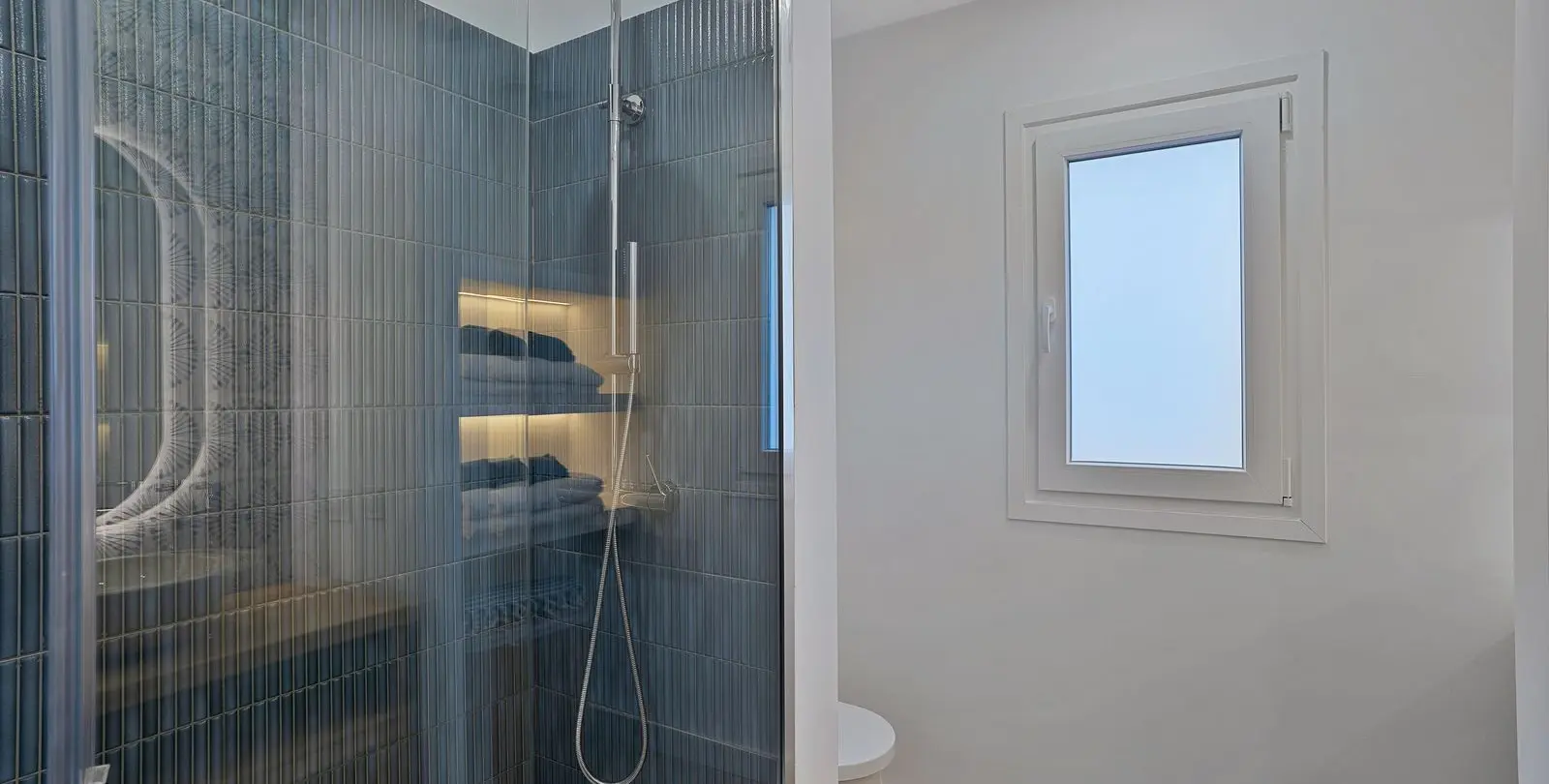 Venta de apartamento en planta media en El Paraiso 22