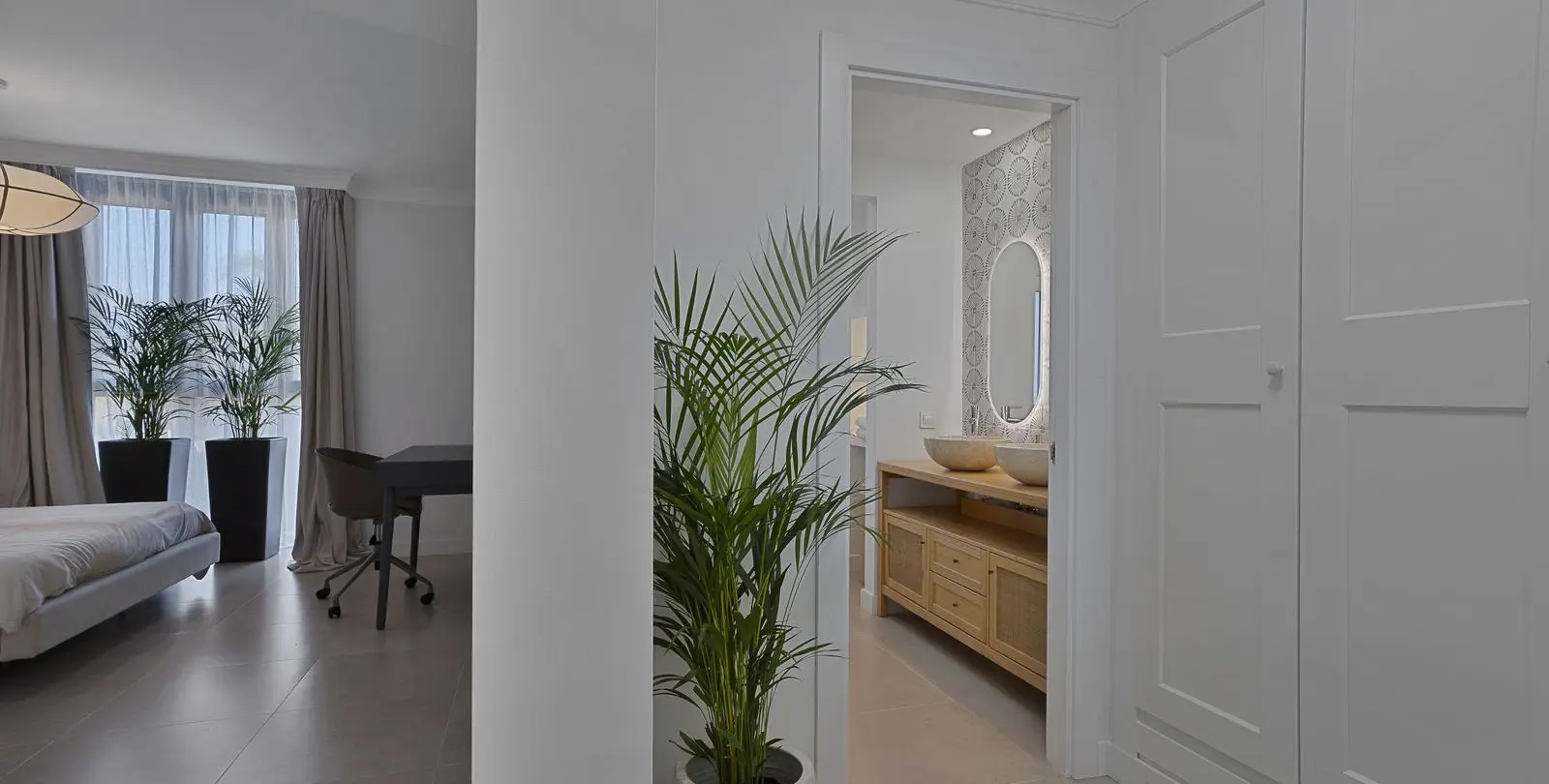 Venta de apartamento en planta media en El Paraiso 23