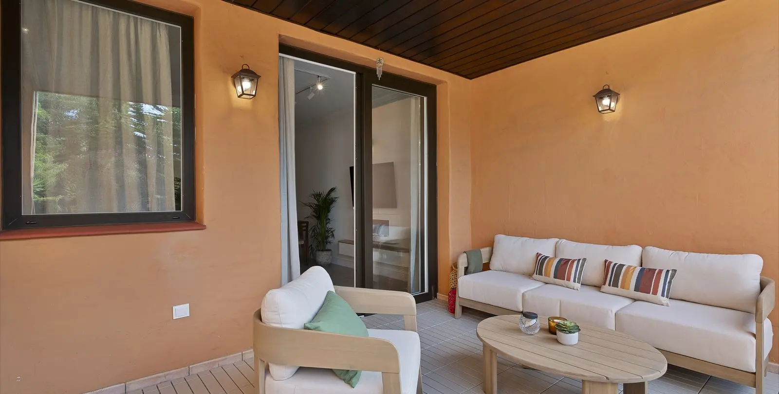 Venta de apartamento en planta media en El Paraiso 24