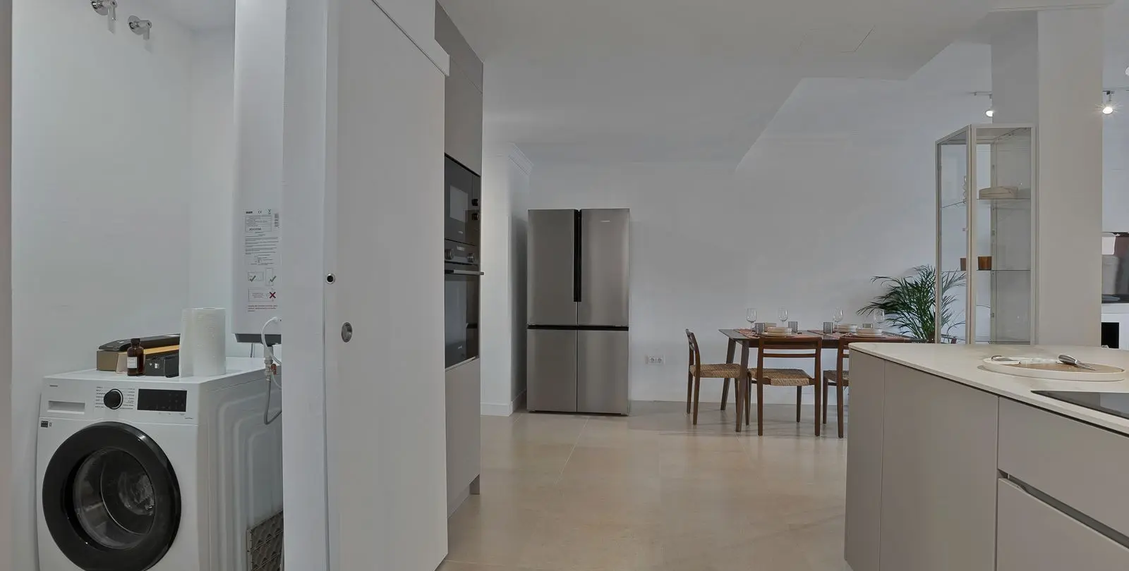 Venta de apartamento en planta media en El Paraiso 37