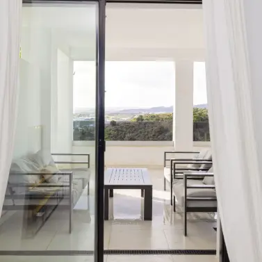 Продажа апартаментов на среднем этаже в Estepona