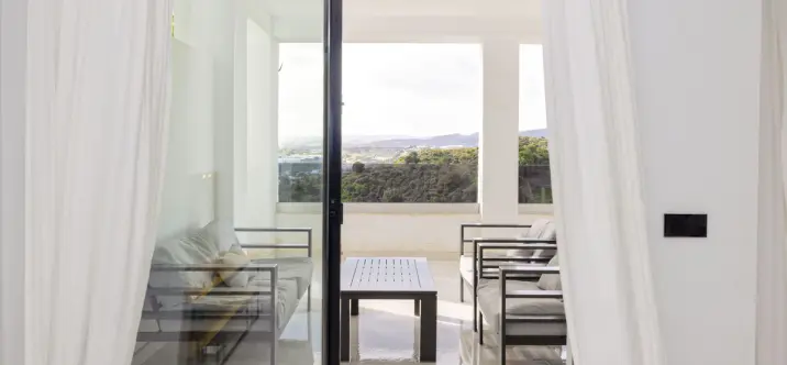 Продажа апартаментов на среднем этаже в Estepona 1