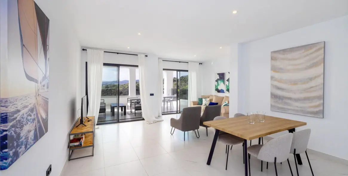 Продажа апартаментов на среднем этаже в Estepona 4