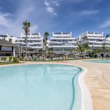 Продажа апартаментов на среднем этаже в Estepona