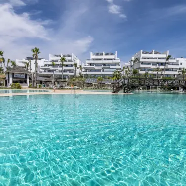 Продажа апартаментов на среднем этаже в Estepona