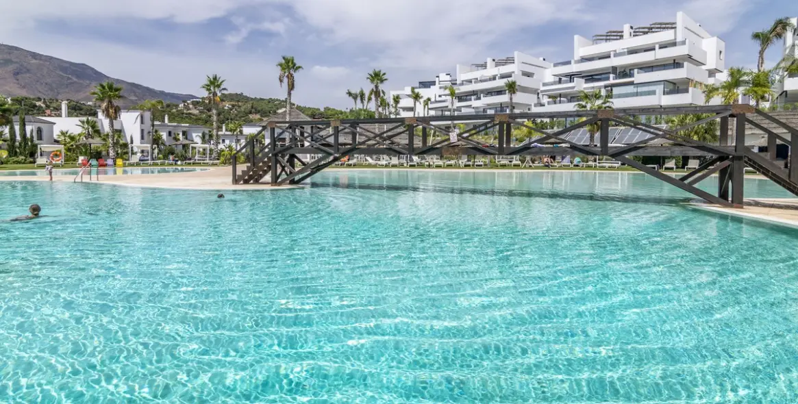 Продажа апартаментов на среднем этаже в Estepona 7