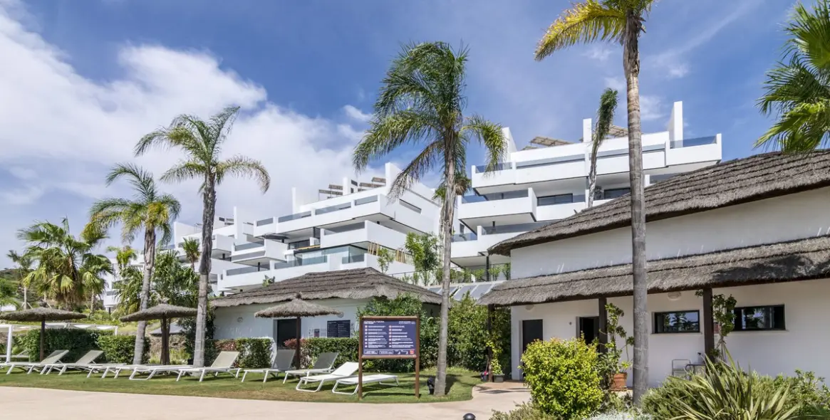 Продажа апартаментов на среднем этаже в Estepona 9