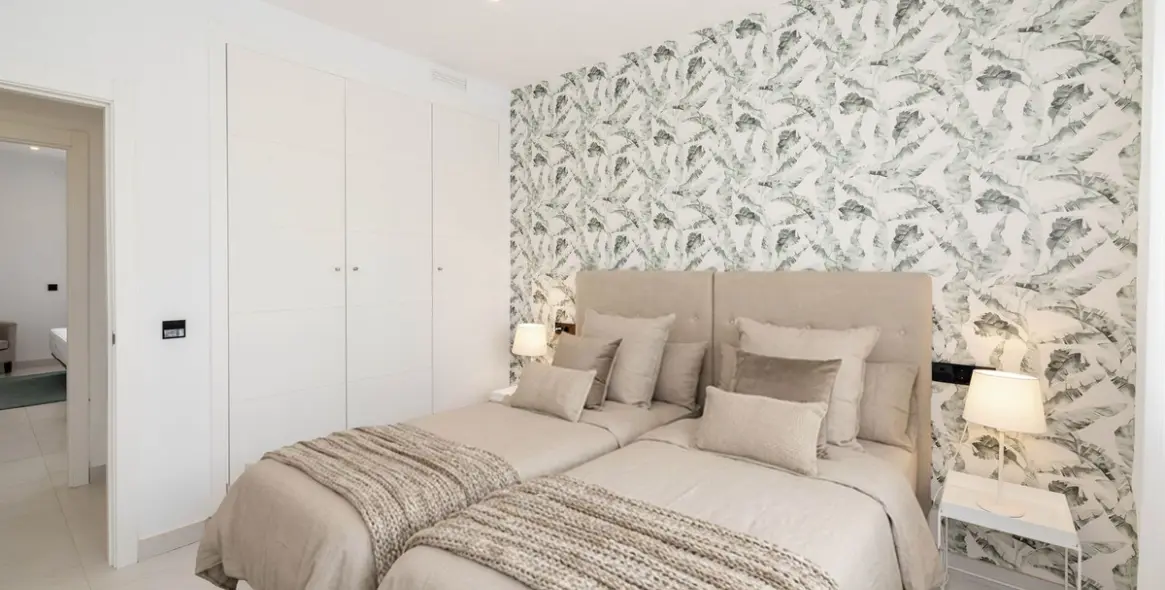 Продажа апартаментов на среднем этаже в Estepona 12